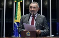 Telmário defende exploração da Amazônia desde que habitantes sejam consultados