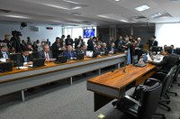 Adiada votação do projeto que permite que grupo controle teles e radiodifusão