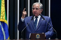 Falta de recursos poderá paralisar pesquisas no Brasil, alerta Izalci