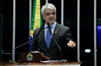 Humberto Costa cobra mais debate sobre reforma da Previdência antes de votação