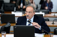 Empresas que contratarem idosos poderão receber incentivos fiscais