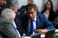 Advogados de acusação e defesa deverão ter equivalência de posição em audiências