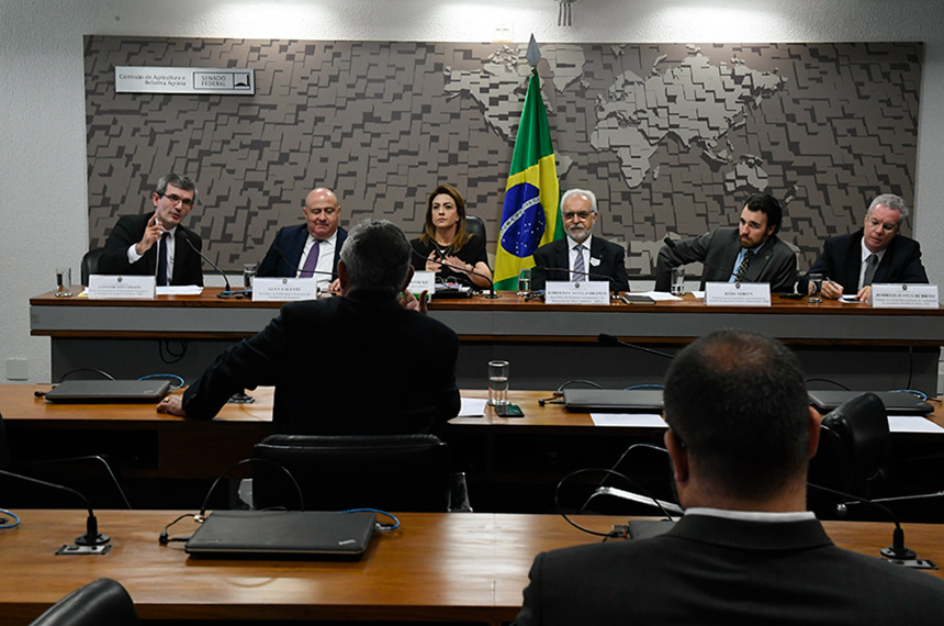 Governo anuncia campanha mundial de publicidade para reverter má imagem