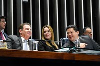 Senado aprova a nova Lei das Teles, que vai à sanção