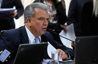 Comissão da MP que antecipa 13º salário avalia plano de trabalho