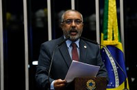 Nós estamos levando este país para um estado de miséria absoluta, diz Paim