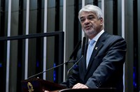 Humberto Costa se manifesta contra indicação de procuradora para a chefia da Lava Jato