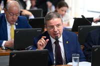 Aprovado na CCJ projeto que amplia participação popular no Senado