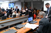 CAS aprova debates sobre fim dos pardais e contratação de pessoas com deficiência