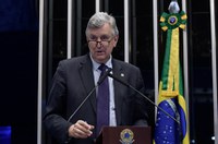 Luís Carlos Heinze homenageia Revolução Farroupilha