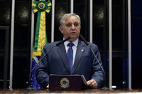 Ninguém aguenta mais pagar tantos impostos, diz Izalci 