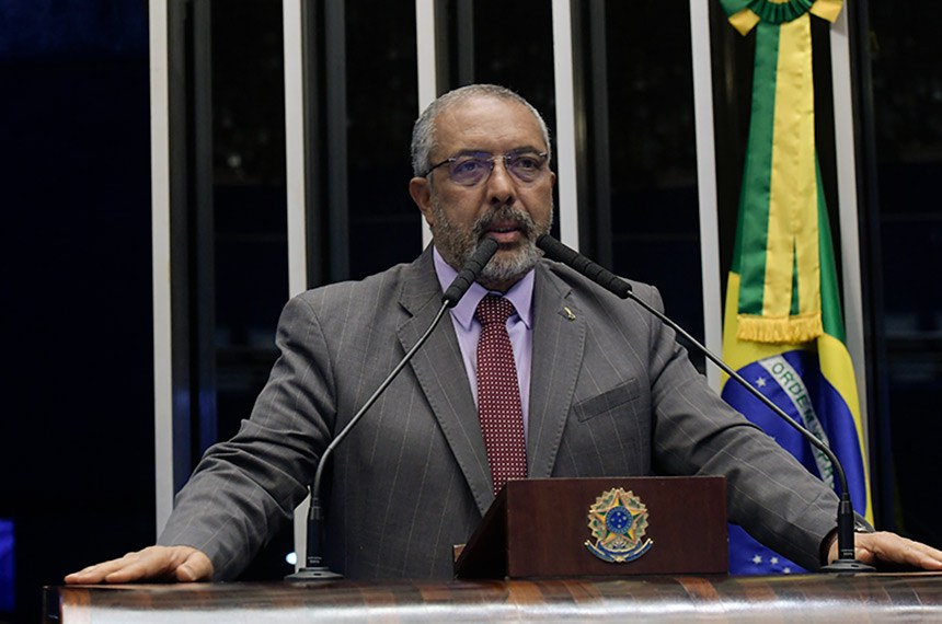 Plenário do Senado Federal durante sessão não deliberativa. Em discurso, à tribuna, senador Paulo Paim (PT-RS). Foto: Waldemir Barreto/Agência Senado
