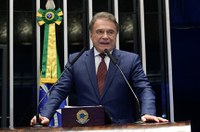 Rejeição de indicados para o CNMP pode ter sido revanchismo, diz Alvaro Dias