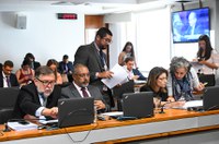 CAS analisa projeto que facilita laqueadura pelo SUS