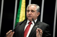 Izalci promete recursos para a construção do Hospital do Câncer no DF