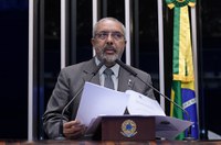 Paim defende aposentadoria especial para trabalhadores em atividades de risco 