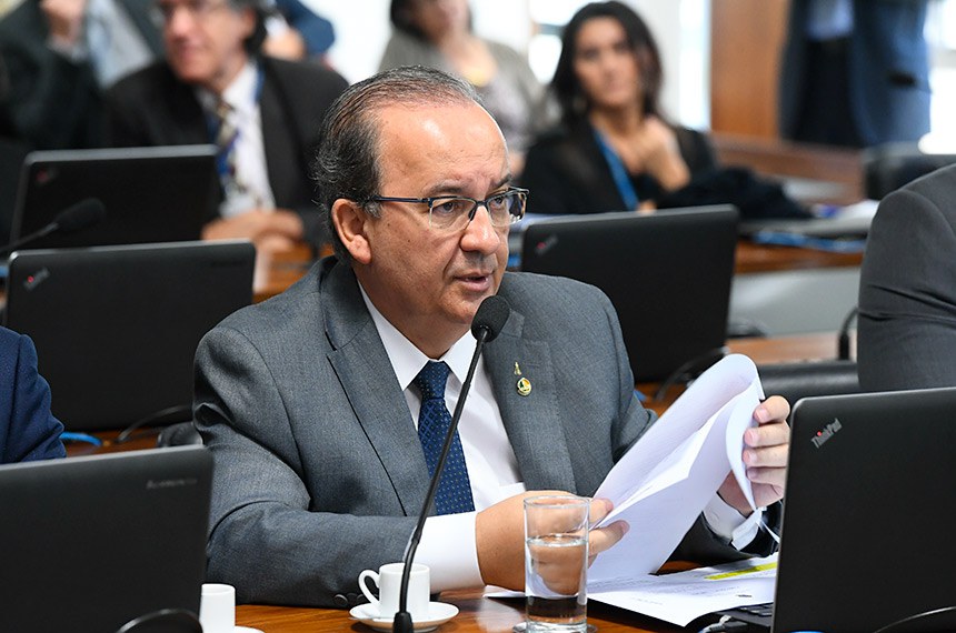 O senador Jorginho Mello é autor do requerimento da audiência pública