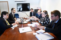 IFI recebe comitiva da OCDE e compartilha projeções sobre medidas econômicas