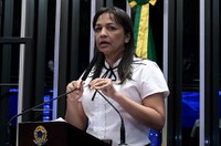 Eliziane comemora aprovação de projeto de prevenção ao suicídio entre policiais