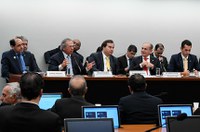 Em reunião na CMO, ministro da Economia defende desvinculação de receitas 