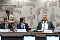 Presidente do INSS explica MP que antecipa pagamento de 13º salário