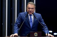 Há uma conspiração em curso contra a Operação Lava Jato, diz Alvaro Dias