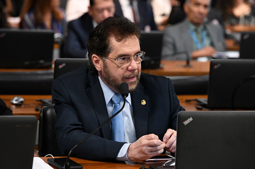 O senador Plínio Valério (PSDB-AM) é autor da proposta que garante autonomia ao Banco Central 