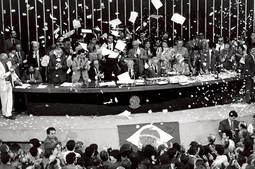 02/09/1988 - Encerramento das votações da nova carta constitucional, com o discurso do Presidente da Assembleia Nacional Constituinte (ANC) Deputado Ulysses Guimarães.   