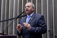 Governo precisa tomar providências para ajudar Roraima, diz Chico Rodrigues