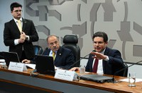 Relator propõe que saque imediato nas contas do FGTS suba para R$ 998