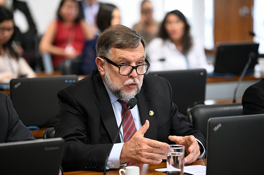 Relator de proposta que torna o Fundeb permanente, o senador Flávio Arns será um dos debatedores
