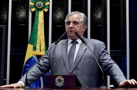 Izalci quer reverter decisão que diminuiu participação do DF no FCO