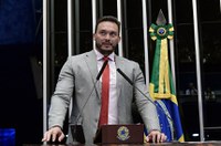 Styvenson Valentim denuncia a indústria da seca no Rio Grande do Norte