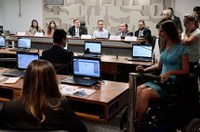 Estudo do DataSenado faz diagnóstico de cuidadores de pessoas com deficiência