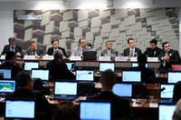 Governo defende revisão de subsídios à energia solar