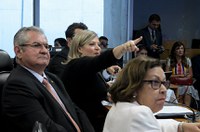 Joice acusa participação de assessores parlamentares em ataques virtuais