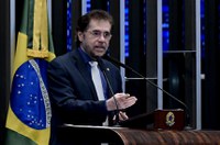 Plínio Valério aponta importância da Zona Franca na preservação da floresta