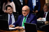 CDH aprova exibição de legendas em documentários e programas jornalísticos