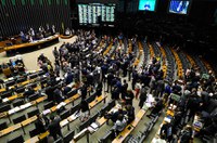 CCJ analisa proibição de parlamentares ficarem mais de 90 dias sem partido