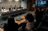 Debatedores defendem uso de precatórios para pagar salários de professores