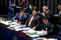 Aprovado projeto de dispensa de licitação para serviços jurídicos e contábeis