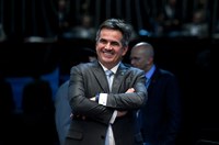 Aprovado projeto que criminaliza incentivo à automutilação