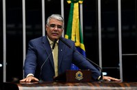 Girão pede exoneração de membros do governo favoráveis a jogos de azar