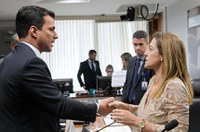 Isenção de IPI para produtor que comprar caminhonete passa na CRA