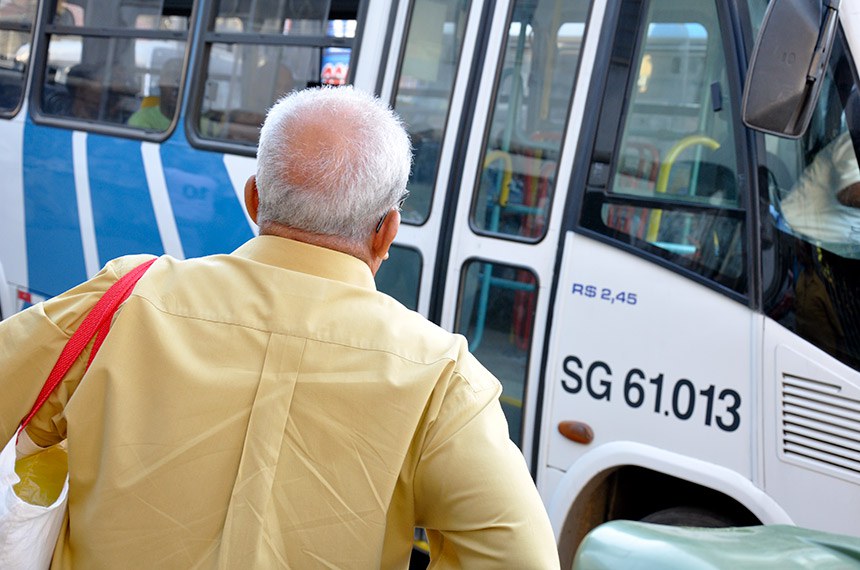 Projeto amplia percentual de assentos de idosos nos meios de transportes —  Senado Notícias