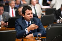 Projeto obriga cobertura de tratamento domiciliar de uso oral contra o câncer