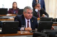 Comissão aprova alerta sobre risco do uso excessivo de celular para a coluna cervical