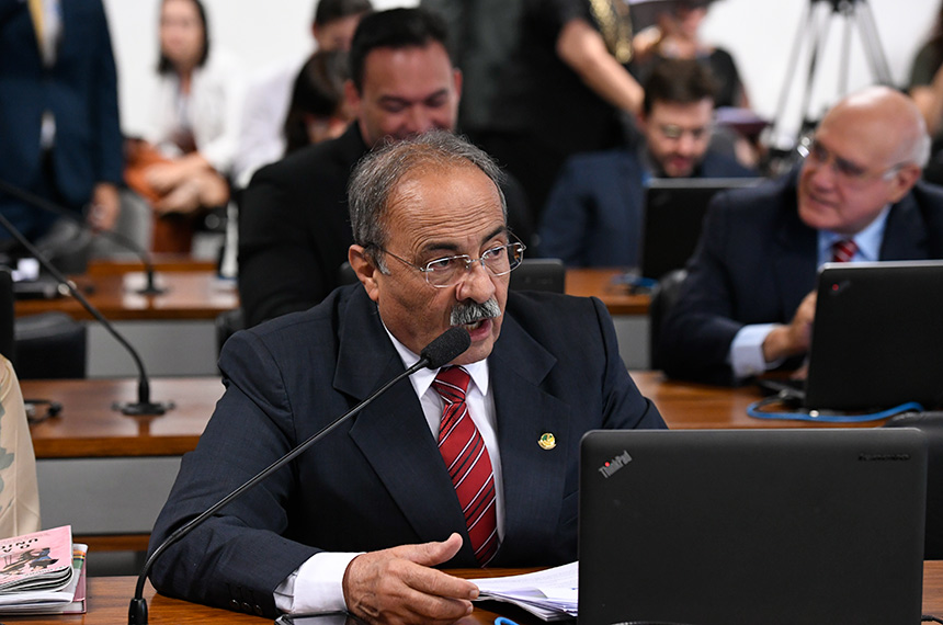 Brasil dá resposta insuficiente à violência de torcidas — Senado