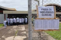 Vira lei projeto que cria novo Revalida para médicos formados no exterior