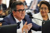 Sancionada lei que criminaliza incentivo à automutilação